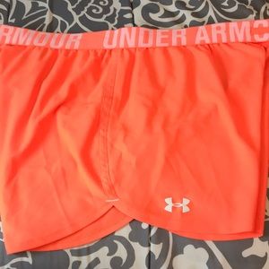 Under armour heat gear running short